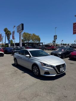 
										2019 Nissan altima full									