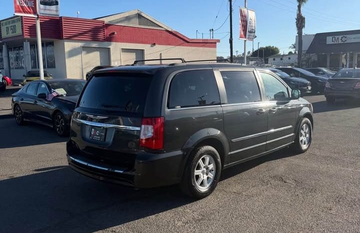 
								2012 Chrysler town & country full									