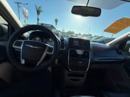 
										2012 Chrysler town & country full									