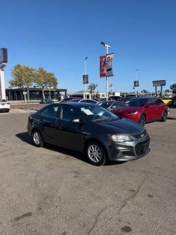 
										2017 Chevrolet sonic full									