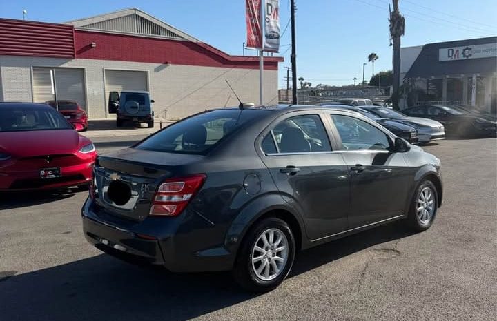 
								2017 Chevrolet sonic full									