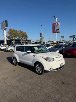 
										2017 Kia Soul full									