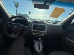 
										2017 Kia Soul full									