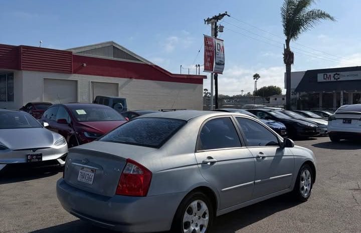 
								2006 Kia spectra EX Sedan 4D full									