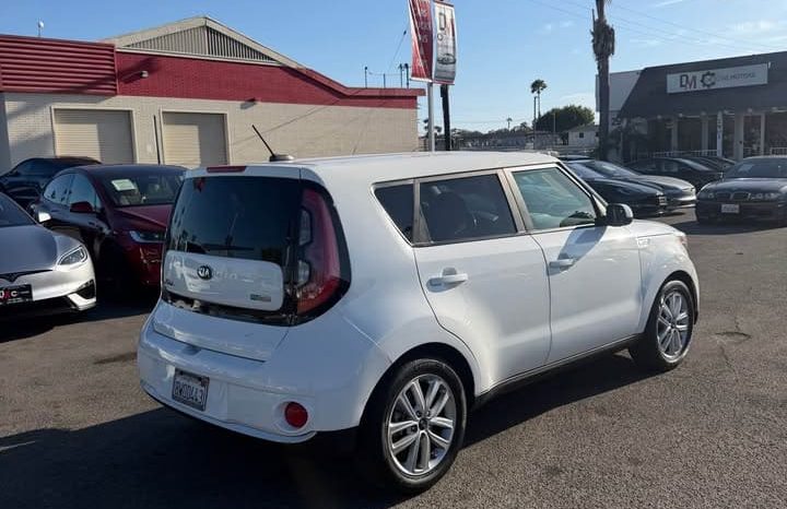 
								2017 Kia Soul full									