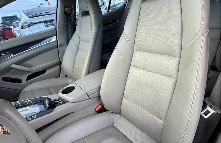 
								2011 Porsche panamera full									