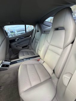 
										2011 Porsche panamera full									