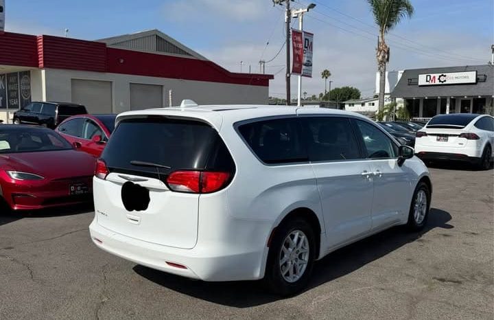 
								2017 Chrysler pacifica full									