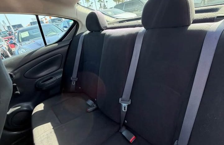 
								2012 Nissan versa full									