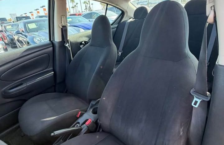 
								2012 Nissan versa full									