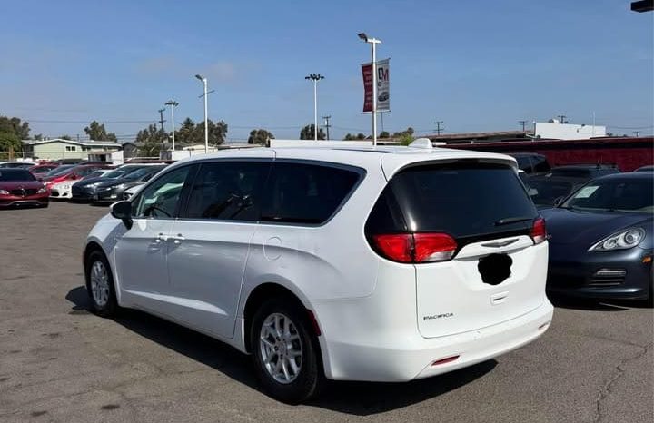 
								2017 Chrysler pacifica full									