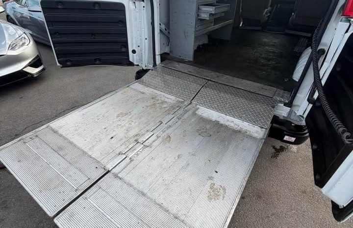 
								2021 Chevrolet express 3500 cargo Van full									