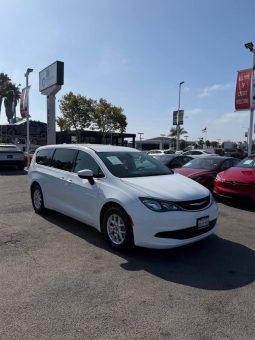 
										2017 Chrysler pacifica full									