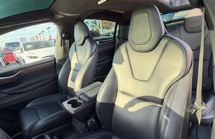 
								2018 Tesla model x 75D Sport Utility 4D full									