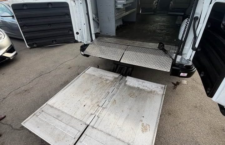 
								2021 Chevrolet express 3500 cargo Van full									