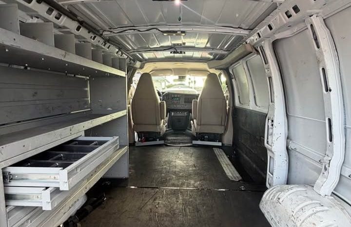 
								2021 Chevrolet express 3500 cargo Van full									