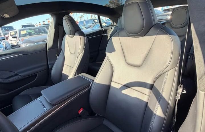 
								2024 Tesla model s Plaid Sedan 4D full									