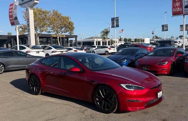 
								2024 Tesla model s Plaid Sedan 4D full									