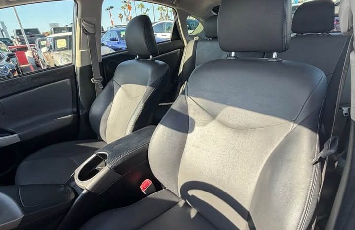 
								2012 Toyota prius Five full									
