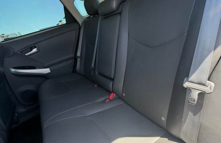 
								2011 Toyota prius IV full									