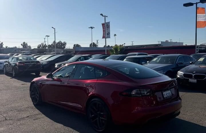 
								2024 Tesla model s Plaid Sedan 4D full									