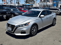 2019 Nissan altima
