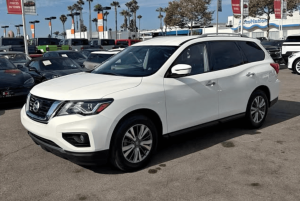 2020 Nissan pathfinder SL Sport Utility 4D