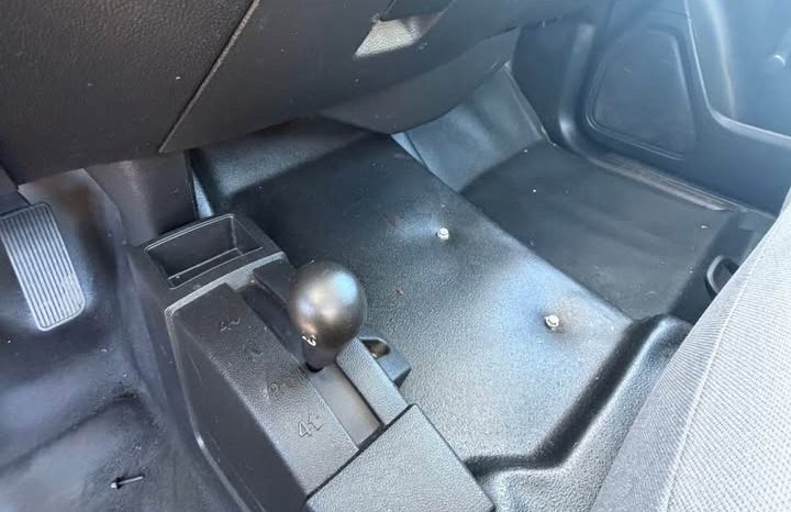 
								2015 Chevrolet silverado 1500 regular cab full									