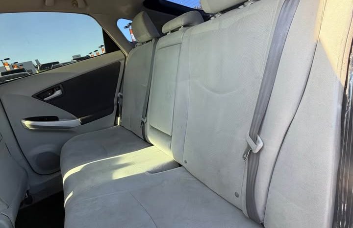 
								2010 Toyota prius full									