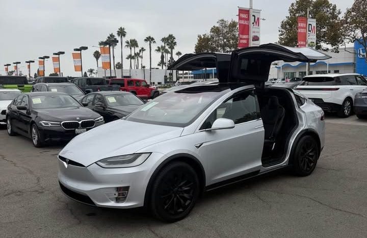 
								2018 Tesla model x 75D Sport Utility 4D full									