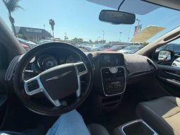 
										2012 Chrysler town & country full									