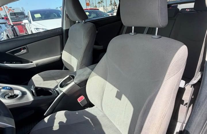 
								2013 Toyota prius full									