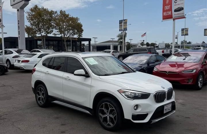 
								2018 BMW x1 sDrive28i Sport Utility 4D full									