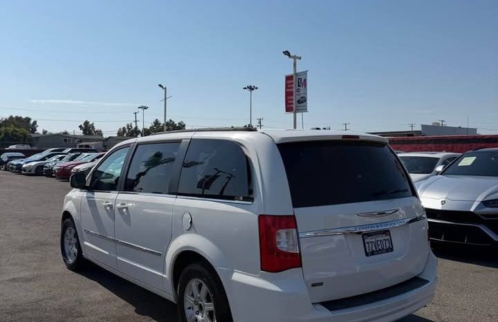 
								2012 Chrysler town & country full									