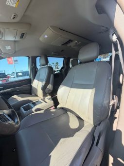 
										2012 Chrysler town & country full									