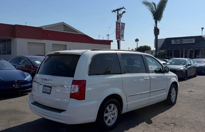 
								2012 Chrysler town & country full									