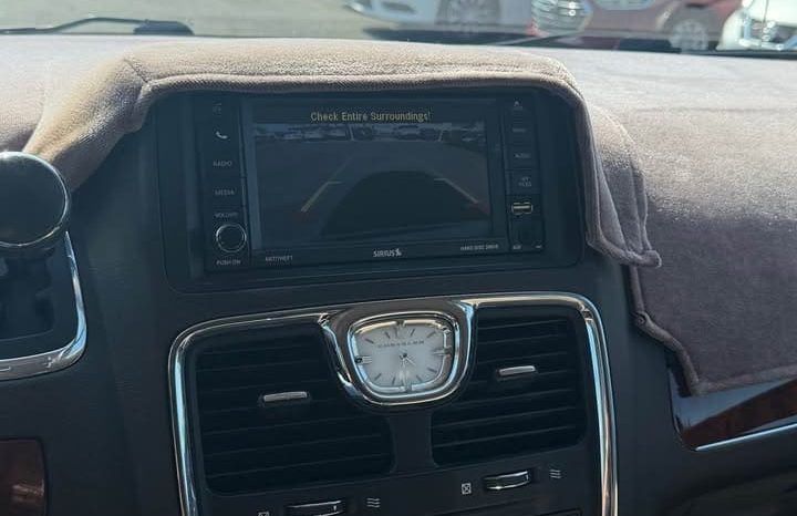 
								2012 Chrysler town & country full									