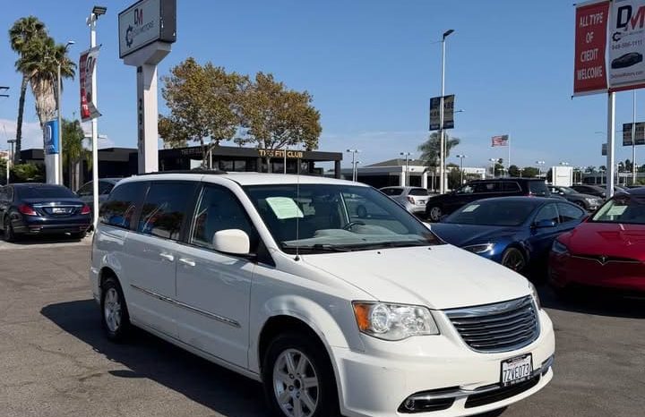 
								2012 Chrysler town & country full									