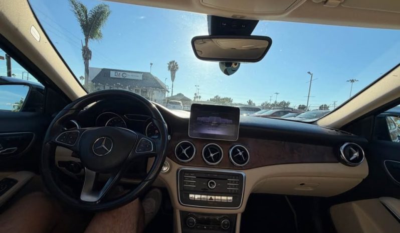 
								2018 Mercedes-Benz GLA 250 Sport Utility 4D full									