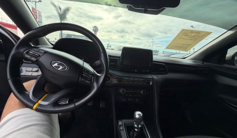 
								2020 Hyundai veloster Turbo R-Spec full									