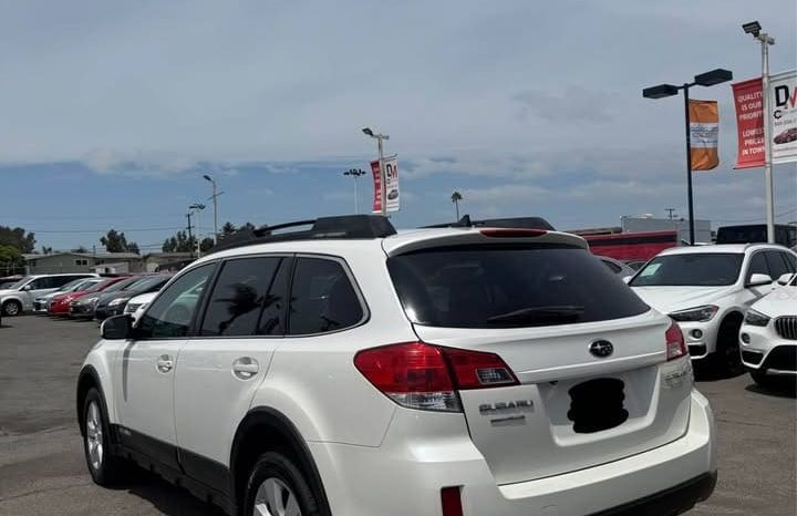 
								2011 Subaru outback full									
