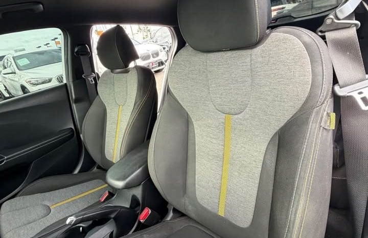 
								2020 Hyundai veloster Turbo R-Spec full									