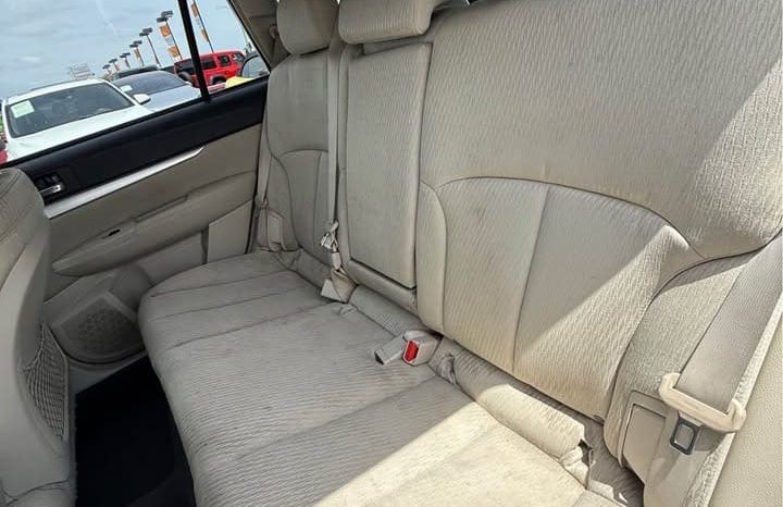 
								2011 Subaru outback full									