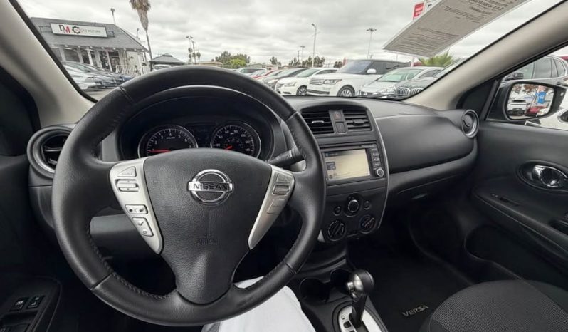 
								2016 Nissan versa full									