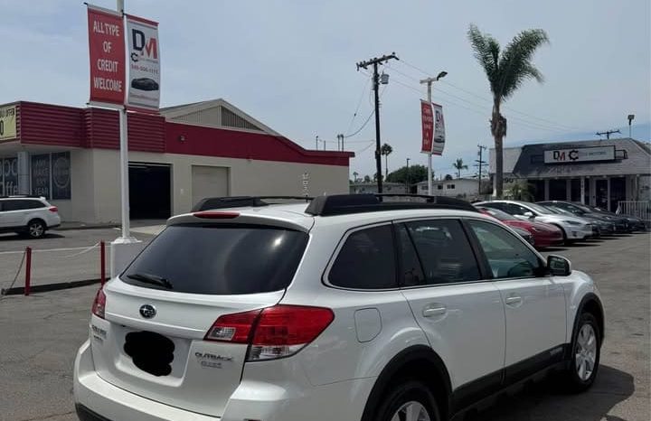 
								2011 Subaru outback full									