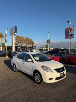 
										2013 Nissan versa full									
