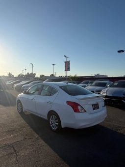 
										2013 Nissan versa full									
