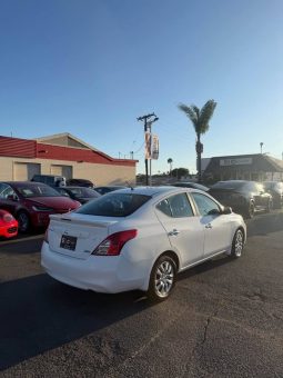 
										2013 Nissan versa full									