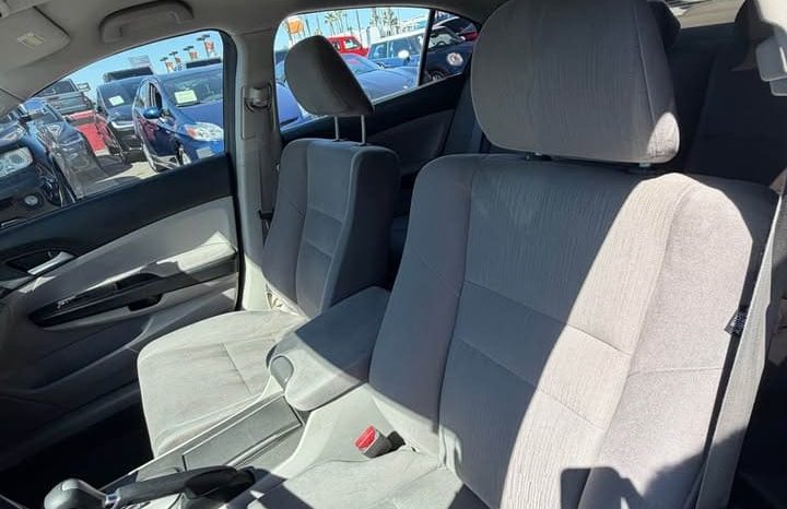 
								2011 Honda accord Sedan 4D full									
