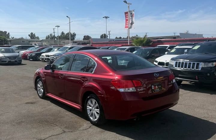 
								2011 Subaru legacy full									